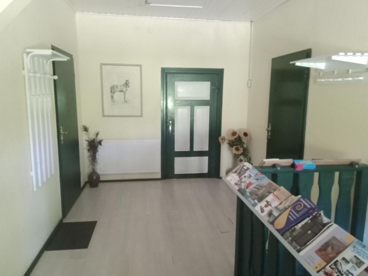 Hof Kranichweide, Skinfaxi Apartment Saal
